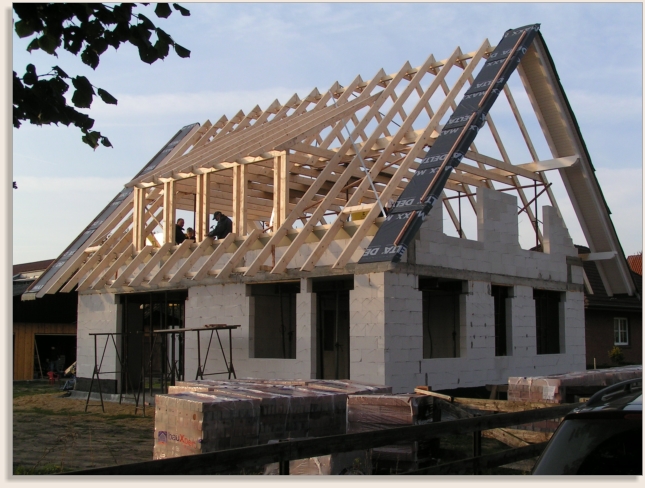 Neubau eines Dachstuhls mit Schleppdachgaube für Borgfeld, Schwachhausen, Bremen-Mitte